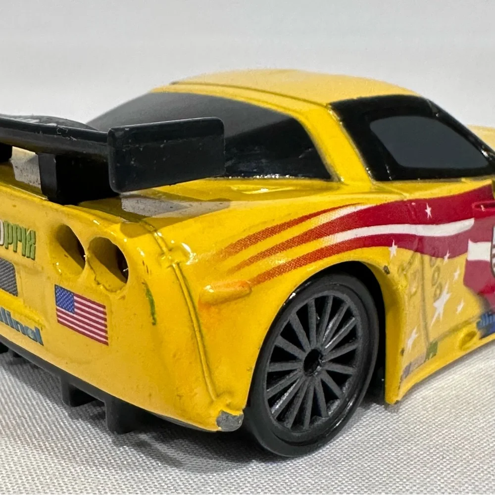 Disney Store Cars 1:43 Deluxe Jeff Gorvette World Grand Prix Die-cast